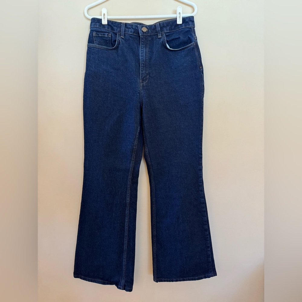 Women’s Theory, wide legged, high rise, denim Jeans. Size 31.